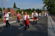 De Sacramentsprocessie bracht Viversel op de been