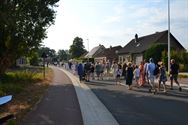 De Sacramentsprocessie bracht Viversel op de been