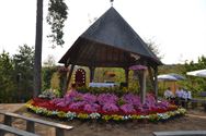 De Sacramentsprocessie bracht Viversel op de been