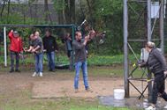 Moedige schutters trotseren slecht weer