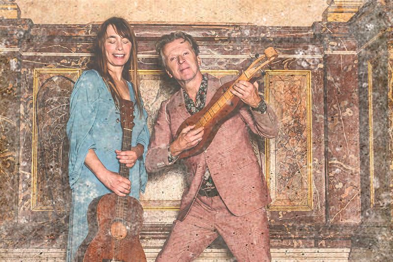 Lucas Van den Eynde & Neeka
